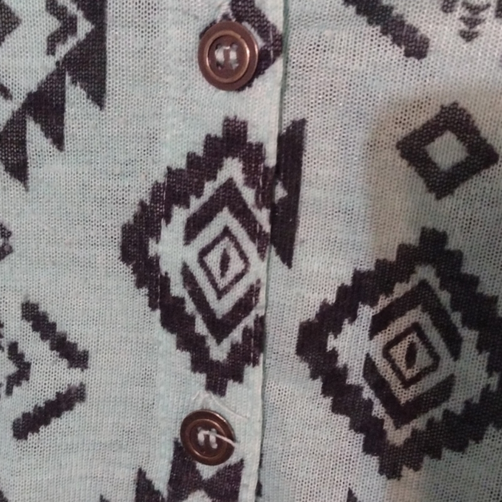 Button-Down Top - Picture 2 of 8